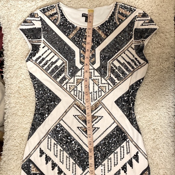 Express cocktail dress cream in color with black and gold sequins. Medium - Picture 11 of 13